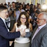 Los candidatos a la Presidencia del Gobierno valenciano del PSPV, Ximo Puig (i), Compromís, Mònica Oltra, y Podemos, Antonio Montiel 