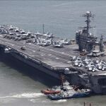 Portaaviones estadounidense USS George Washington atracado en una base naval en la ciudad portuaria surcoreana de Busan