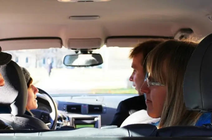 La DGT lo confirma: así es como puedes cobrar más de 100 euros al mes por compartir coche diariamente La DGT lo confirma: así es como puedes cobrar más de 100 euros al mes por compartir coche diariamente