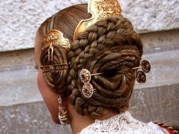 Peinado de una fallera