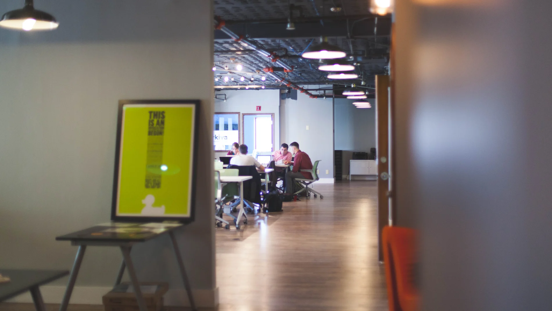 Una oficina con startups
