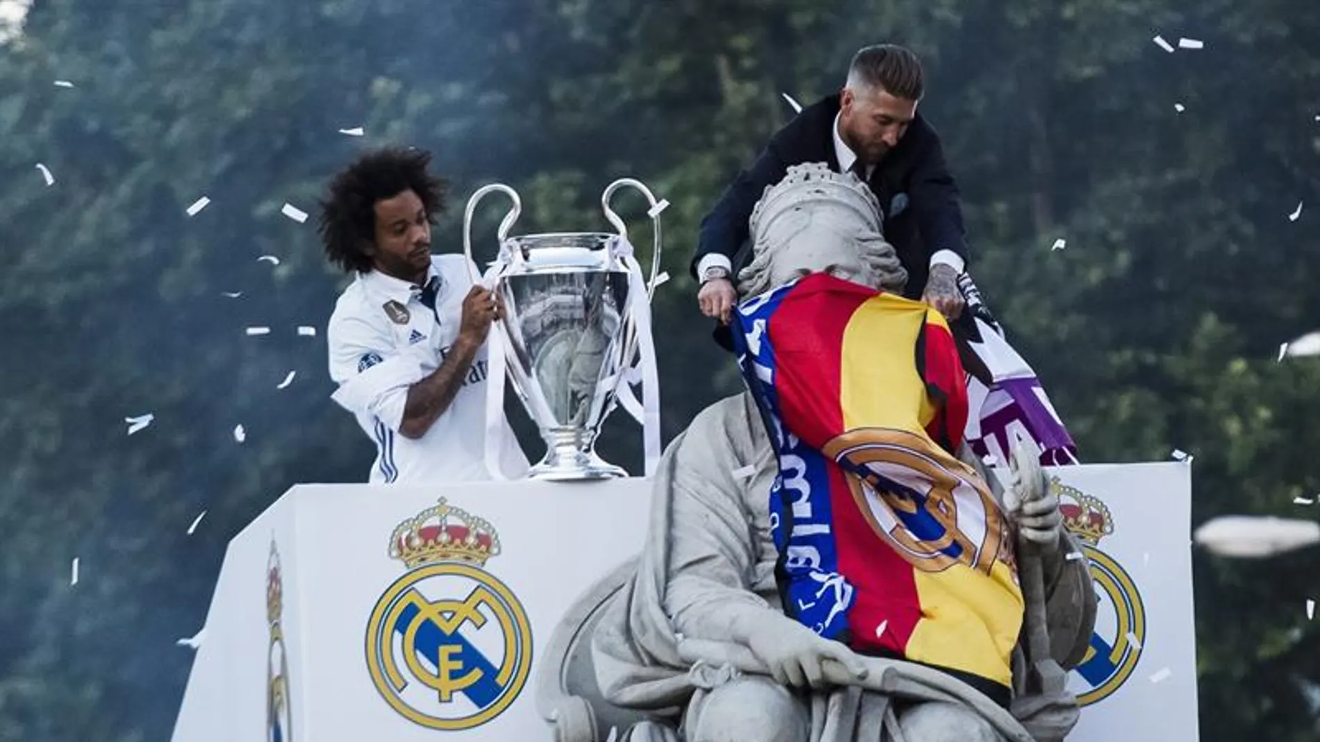 Marcelo y Sergio Ramos, en la Cibeles