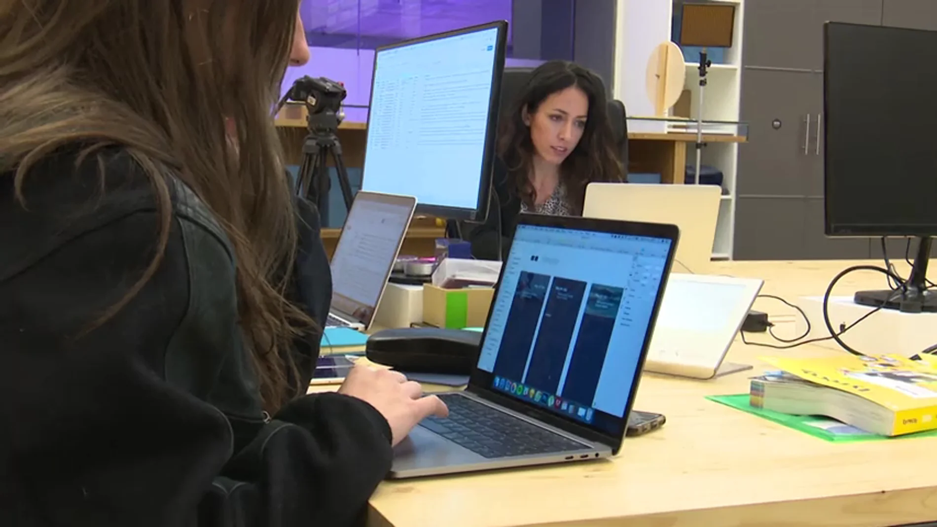 Carme y Belén, dos mujeres de éxito en el sector de la tecnología, en el que predominan los hombres