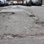 El Ayuntamiento arreglará por vía de urgencia los baches de algunas calles