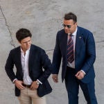 Froilán junto a uno de sus escoltas 