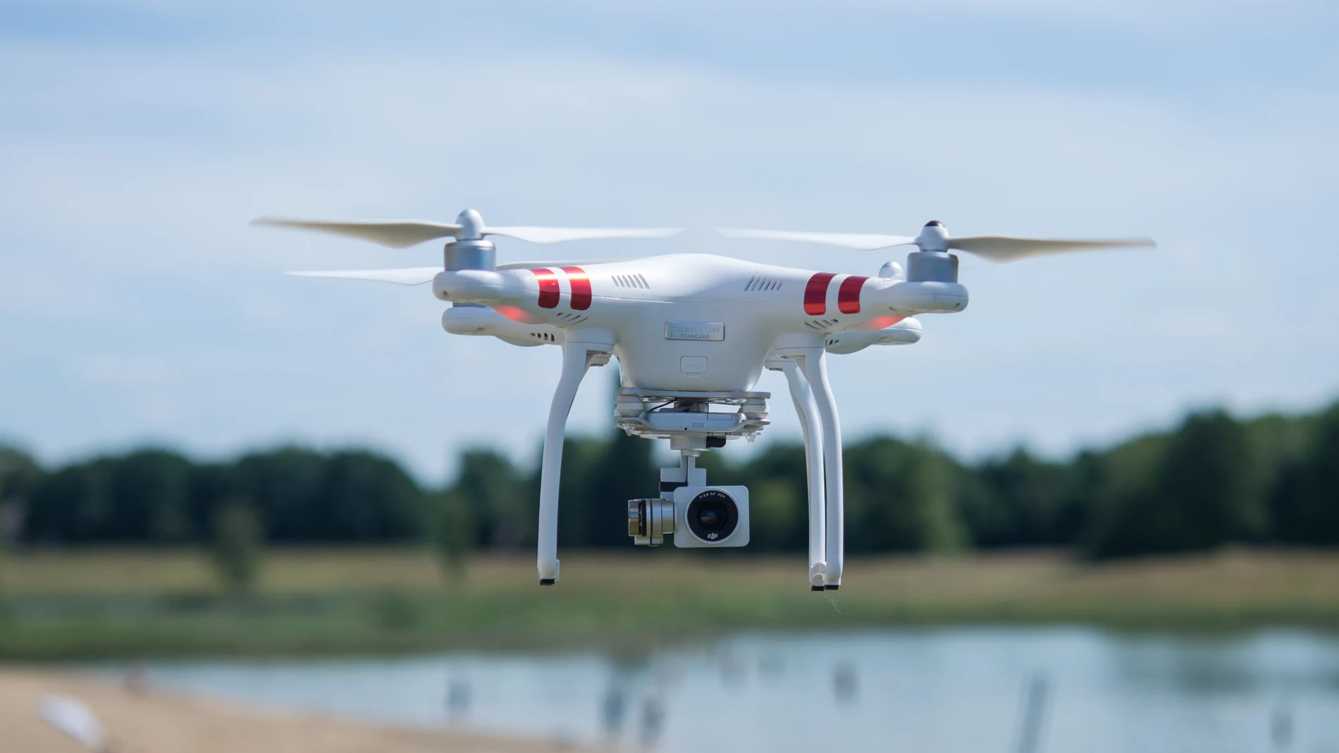 El sistema láser evitará que los drones tengan que aterrizar para cambiarles la batería.