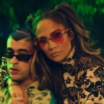 Bad Bunny y Jennifer Lopez en el videoclip de 'Te Gusté'