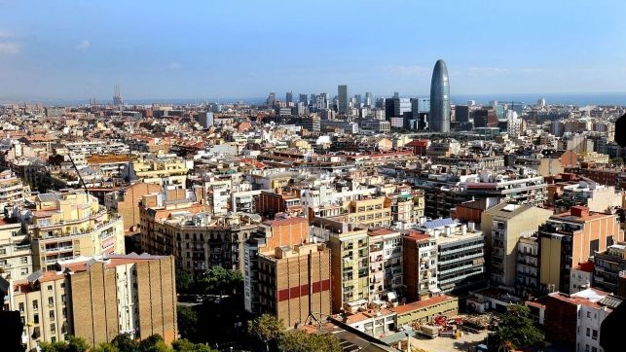 La brecha social en Barcelona: estos son los barrios con mayor y menor renta media
