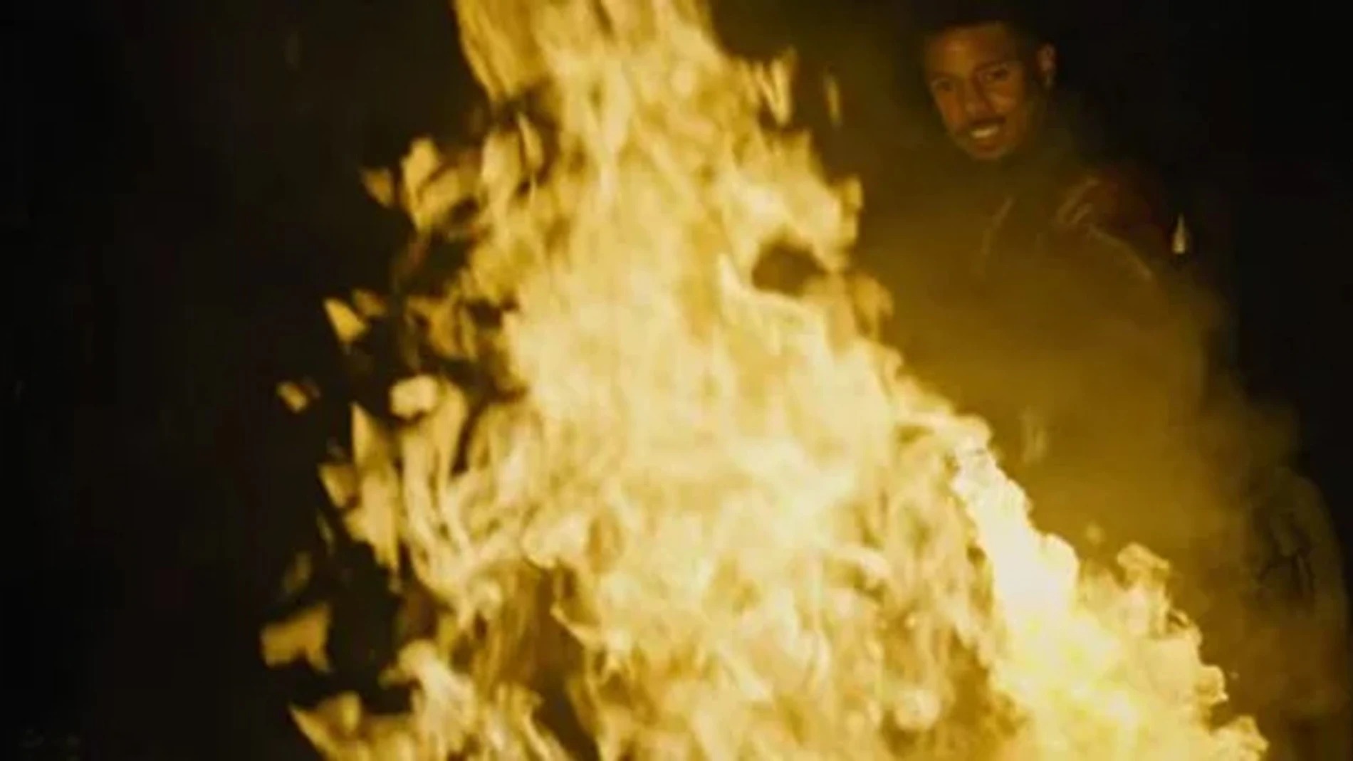 ‘Fahrenheit 451’ de Ray Bradbury ya tiene adaptación para TV (tráiler)