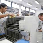 Barcelona tiene FP únicas en todo el Estado como un curso que forma profesionales en material óptico