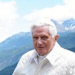 Benedicto XVI en su casa de retiro en Los Alpes