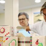 En la imagen, alguna de las cajitas elaboradas por el personal del Hospital del Vall d’Hebron / Foto: La Razón