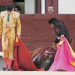 Alejandro Talavante muestra el desánimo justo después de estoquear al sexto de la tarde, ayer en Las Ventas
