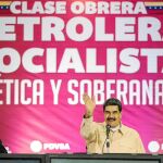 Tareck El Aissami y Nicolás Maduro, durante un encuentro con trabajadores del empresa petrolera estatal