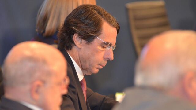 El expresidente del Gobierno español, José María Aznar (i), en una imagen de la semana pasada