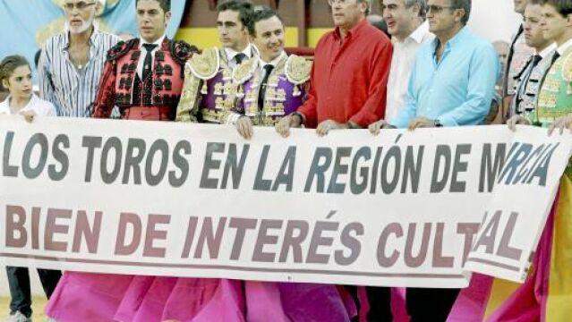 Puerta grande para la terna en Murcia
