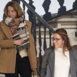 Samantha Romero (izda.) y Rocío Martín, dos de las magistradas que integran el tribunal del «caso Nóos», ayer en Palma