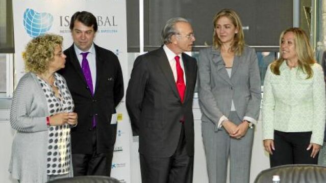 De izquierda a derecha, la consellera Geli, Pedro Alonso, Isidro Fainé, la Infanta Cristina y la ministra Jiménez