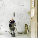 Joan Miró en su estudio de Palma de Mallorca. El artista nunca ocultó ser un hombre comprometido con su tiempo.