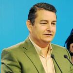 Sanz: «Los recortes de Griñán llegan a los quirófanos»