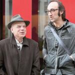 Jesús Ferrero y Agustín Fernández Mallo posan juntos tras conocer el fallo del jurado
