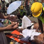 Los servicios de emergencia atienden a uno de los heridos