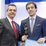 Jorge junto Antonio Calvo, el rector del CEU San Pablo