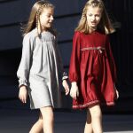 La Princesa de Asturias y la Infanta Sofía a su llegada al Congreso