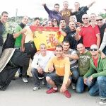 168 efectivos de tropa que hacen su instrucción en la academia de Hoyo celebraron en el exterior del cuartel que se les haya concedido un permiso ante el riesgo de contagio