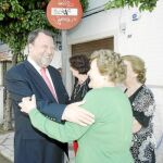 El alcalde, durante su visita a las obras de la calle Alfarería