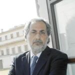 La reforma del sector público divide al Defensor del Pueblo
