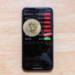 Apple pone más condiciones a las apps de criptomonedas