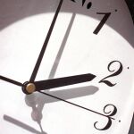 ¿Por qué hay que cambiar la hora?