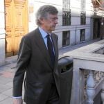 Jorge Trías sale de su despacho en una imagen tomada el pasado lunes