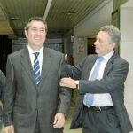 El objetivo de los manifestantes era el candidato Juan Espadas