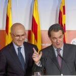 Mas, en la imagen con Duran Leida, puede ser investido presidente de la Generalitat antes de que acabe el año