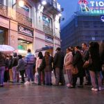 Las colas para comprar lotería comenzaron hace más de un mes