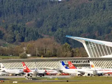 Aspecto del aeropuerto de Bilbao hoy Aspecto del aeropuerto de Bilbao hoy