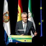 Griñán no descarta subir impuestos «en especial a las rentas más altas»