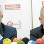 Los secretarios andaluces de CC OO y UGT, Francisco Carbonero (i) y Manuel Pastrana, expusieron ayer sus reivindicaciones conjuntas