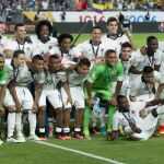 Los jugadores de Colombia posan con su medalla por el tercer lugar
