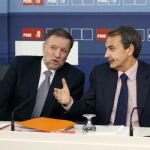 Marcelino Iglesias y Zapatero, en la reunión del Consejo Territorial del PSOE