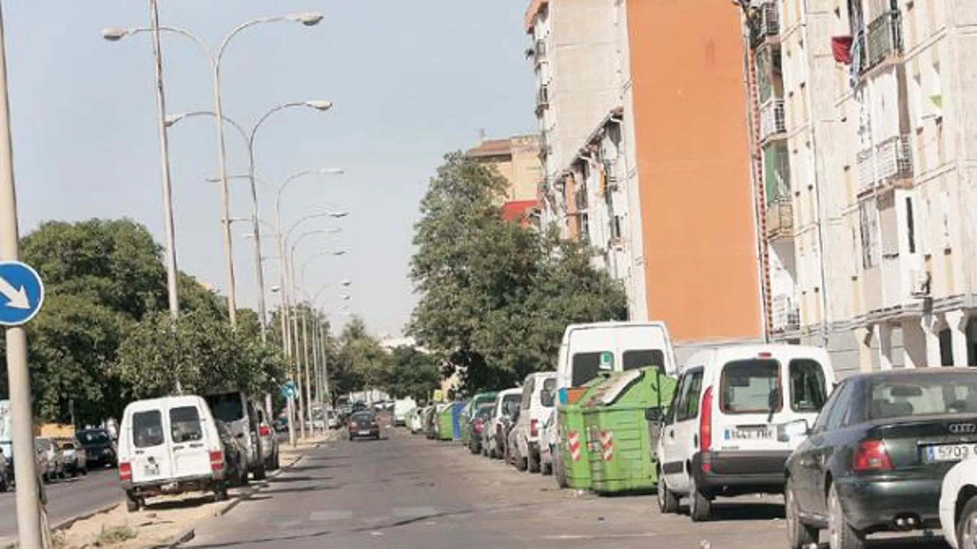 Una calle de las Tres Mil Viviendas, uno de los barrios más deprimidos de España