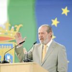 Villalobos: «Nos ajustaremos el sueldo, yo el primero»