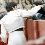 Cayetano brinda el toro de su presentación a su hermano Francisco