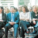 Dos sillas vacías y muchas «porras»