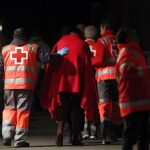Llegada al puerto de Almería de los 27 inmigrantes de origen subsahariano, entre los que se encuentran un bebé y cinco mujeres