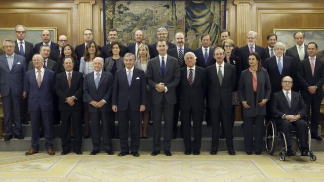 El Rey con la Junta Directiva del Círculo de Empresarios