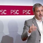El portavoz del PSC, Jaume Collboni, durante su comparecencia de ayer