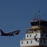 Un avión de Air Berlín despega del aeropuerto Tenerife Norte